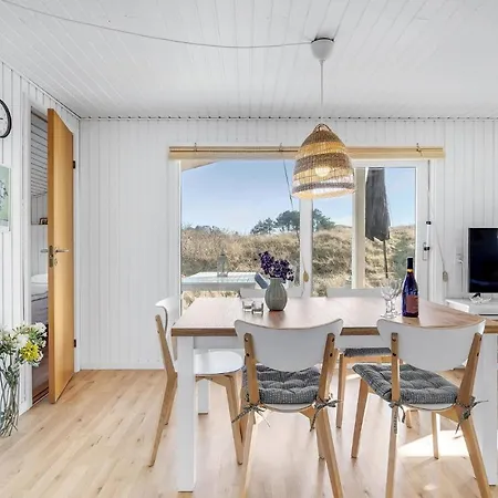 3 Bedroom Awesome In Feriehus